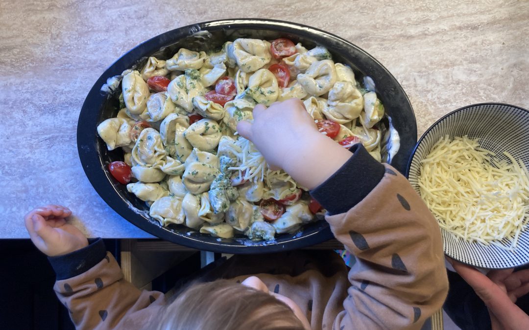 Kochen mit Kindern – Tortelliniauflauf
