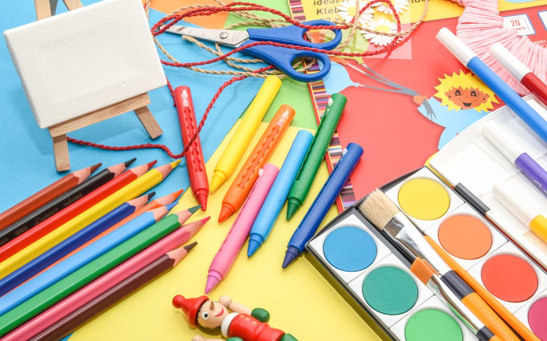 Osterbasteln für die ganze Familie: Frühlingsblumen aus Küchenpapier